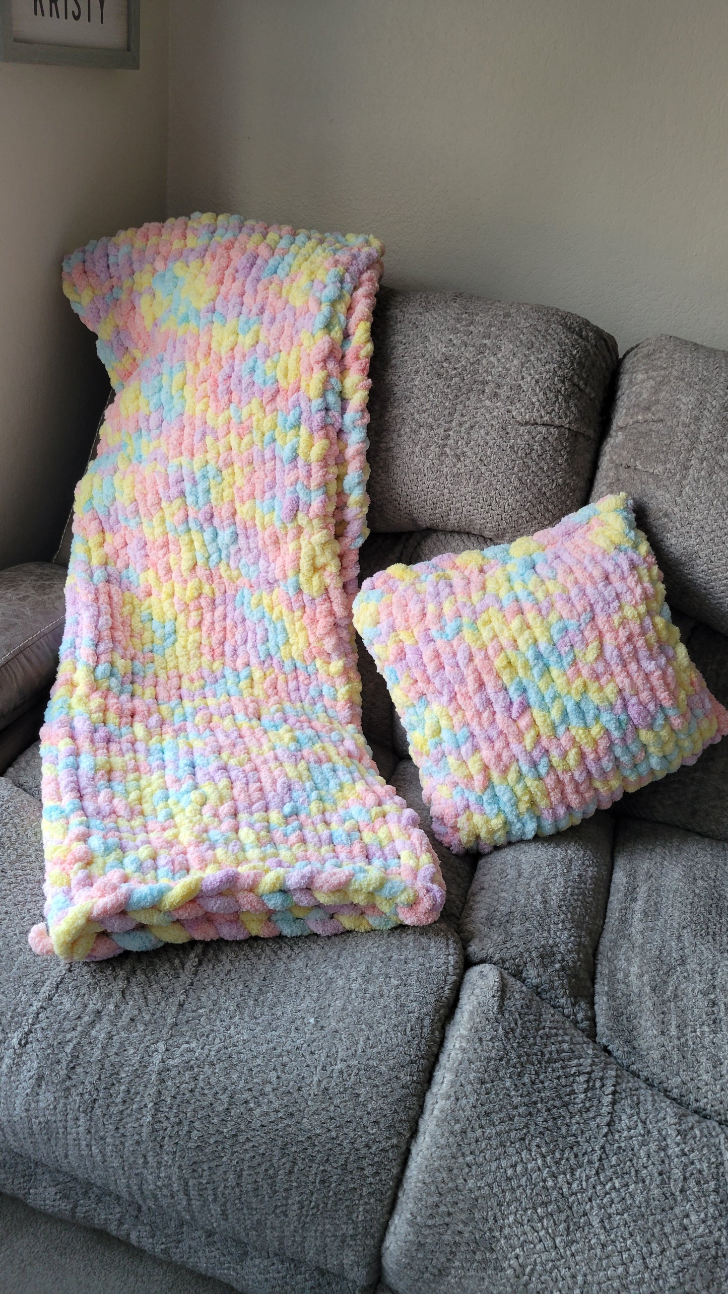 Chunky Blanket & Pillow Set